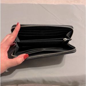 Black Michael Kors Wallet